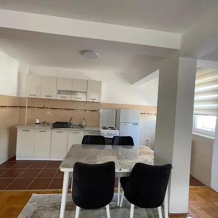 Ady 2 Apartment